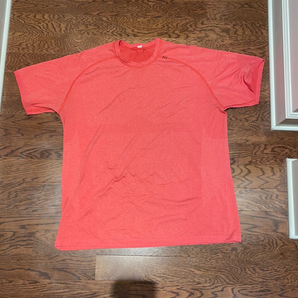 Lululemon Metal Vent Tech Short sleeve - Red XXL
